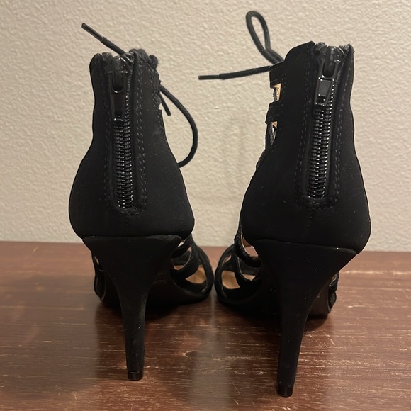 Report Women’s High Heels - Picture 2 of 11